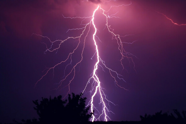 ⚡雷はどうやって発生するの？⚡サムネイル
