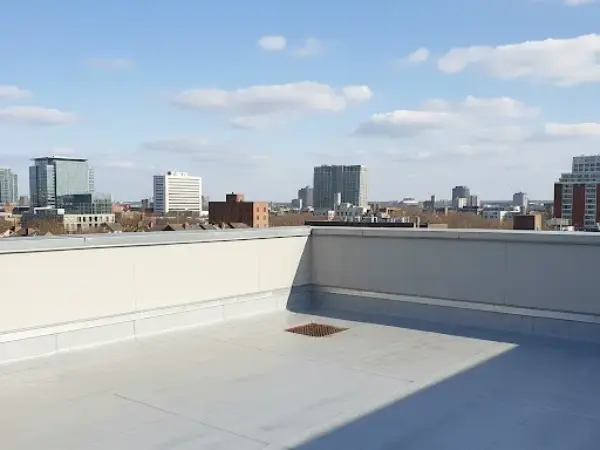 シート防水の立ち上がりで失敗しないために｜納まり・工法の違い・雨漏り対策を徹底解説サムネイル