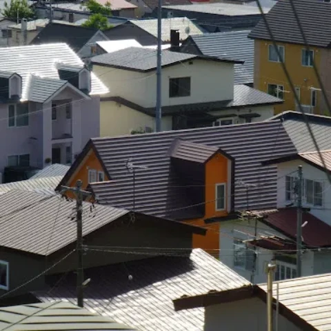 トタン屋根とは？種類・寿命・補修方法や修理費用までわかりやすく解説