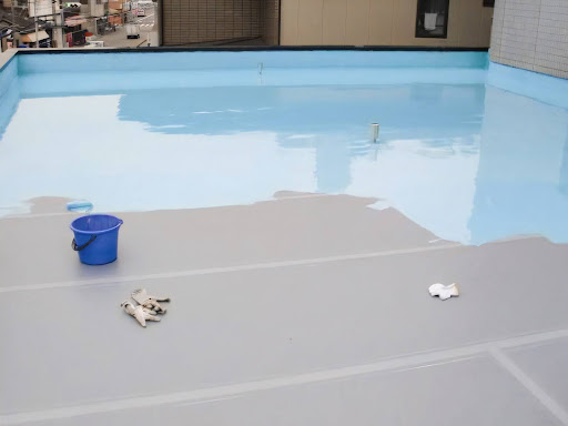 シート防水の上にウレタン防水施工は可能