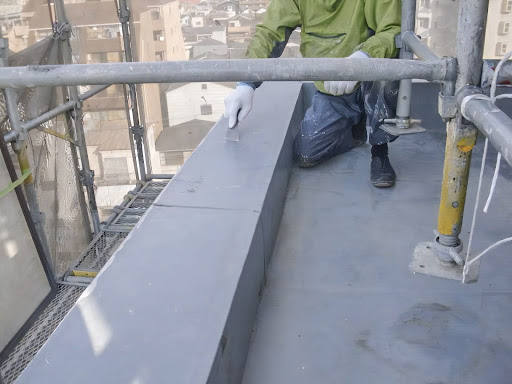 陸屋根のパラペットに必要な笠木と防水施工のポイント