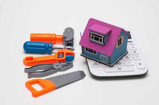 勾配屋根・陸屋根の防水塗料はDIYできる？