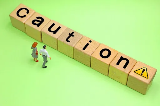 シート防水の浮き・膨れとは？放置の危険性と違いを解説