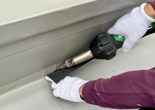 シート防水の立ち上がり部分はどう仕上げる? 端の処理方法（納まり）を解説